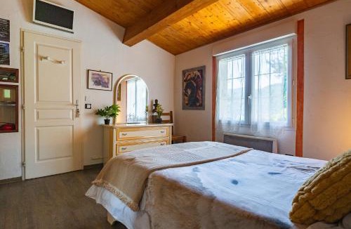 Colombier-le-Vieux Bed & Breakfast | Les Issignols - Chambre d'hotes
