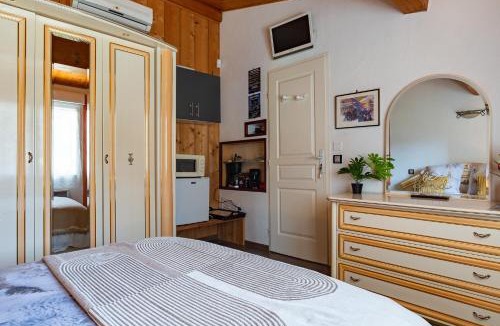 Colombier-le-Vieux Bed & Breakfast | Les Issignols - Chambre d'hotes