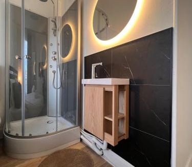 Choisy-le-Roi Apartment | Les Magnifiques Suites Proche Paris
