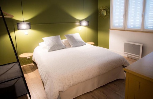 Monthelon Bed & Breakfast | LES OLIVANIES