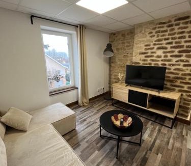 Digoin Apartment | Les Pichies, T2 Julia, centre ville.