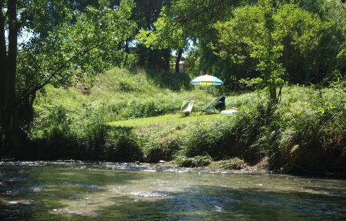 Mirabel-et-Blacons Apartment | Les pieds dans l'eau, Gîte Vercors - Rivière privée- Piscine