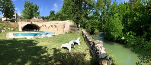 Mirabel-et-Blacons Apartment | Les pieds dans l'eau - l'Olivier - Rivière privée - Piscine