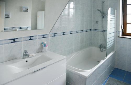 Luxeuil-les-Bains Apartment | Les pieds dans l'eau,la tête dans les nuages