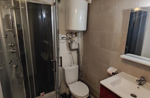 Besancon Old Town Apartment | Les Ronchaux Studio Hyper Centre WiFi