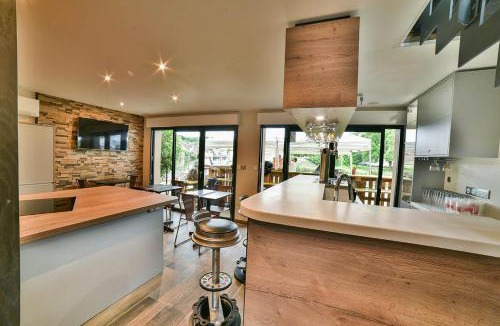 Ornans Bed & Breakfast | LES TANNERIES Meilleures vue sur la rivière Chambres climatisées