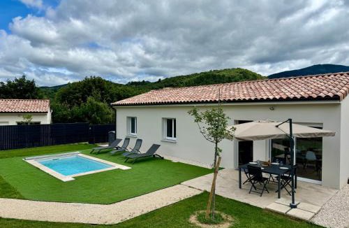 Pont-de-Labeaume Villa | Les Villas du Lignon - Votre escapade en Ardèche avec piscine privée