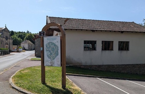 Saint-Clement-de-Vers House | Les Volets Jaunes - SAINT-CLEMENT-DE-VERS