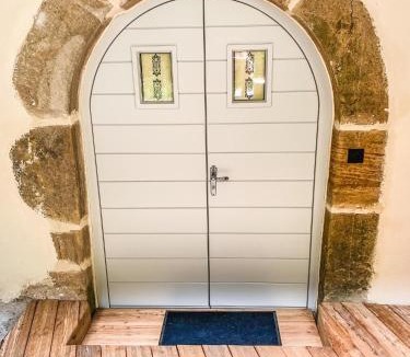 Arbois Bed & Breakfast | Les Volets Rouges