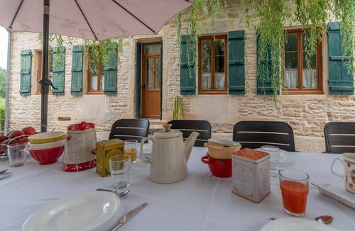 Jully-les-Buxy House | Les Volets Verts - Maison pour 10p avec Jardin