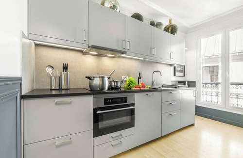 Quartier de la Porte-Saint-Denis Apartment | LivinParis | Luxury AC 3 Bedrooms Opera II