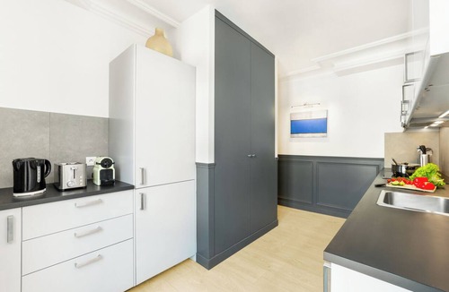 Quartier de la Porte-Saint-Denis Apartment | LivinParis | Luxury AC 3 Bedrooms Opera II