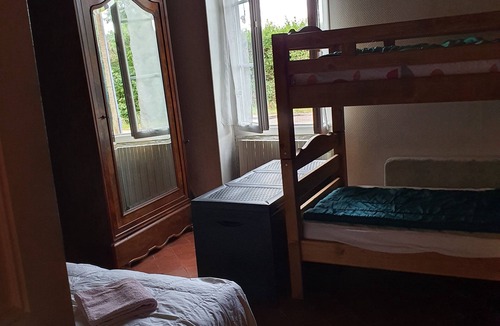 Mhere House | Located at the start of many hiking trails. Families, anglers, sports enthusiasts.