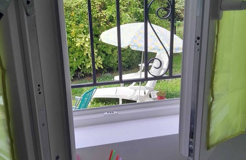 Rosny-sous-Bois House | Location Chambre sdb Salon Cuisine Animaux Bienvenus