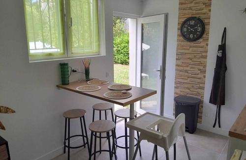 Rosny-sous-Bois House | Location Chambre sdb Salon Cuisine Animaux Bienvenus