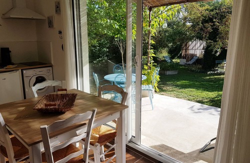 Mazan House | Location de Charme - SPA Extérieur - Clim - at the foot of Mont Ventoux