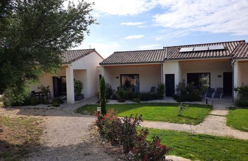 Les Tourrettes Apartment | Location de Studio Meublé de Tourisme Avec Terrasse, Proche de Montélimar