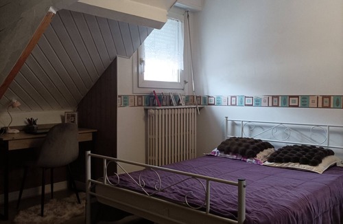 Saint-Jean-Baptiste Apartment | Location Féminine Chambre
