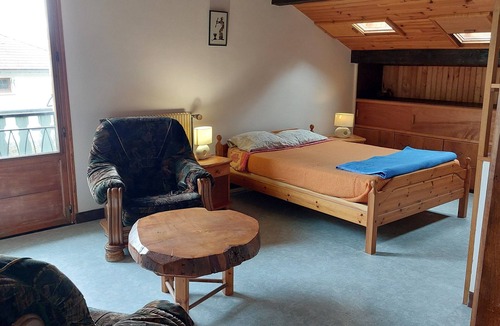 Pont-du-Navoy Apartment | Location in the Jura 10 km from Champagnole and 6 km from Lac de Chalain