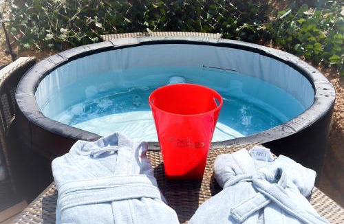 Lapalisse Other | Lodge Plein ciel et son jacuzzi privatif