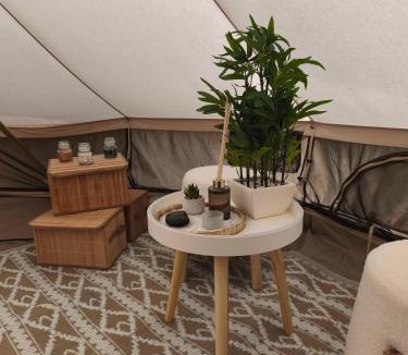 Lapalisse Other | Lodge romantique "la clé des songes" et son jacuzzi privatif