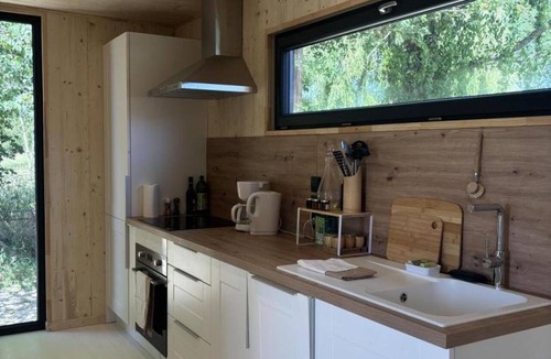 Verneix Cottage | Lodge with pets, aircon - 6 guests
