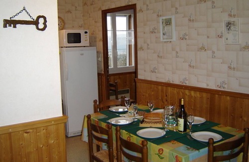 Belleherbe Apartment | Lodging on the 2nd floor of our old Comtoise farmhouse
