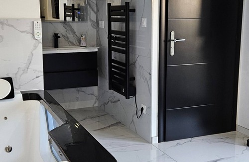 Ronchamp House | Loft Privé Avec Sauna, Balnéo, Douche Sensorielle et Grande Terrasse