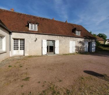 Sermoise-sur-Loire Apartment | Logement authentique et facile d'accès