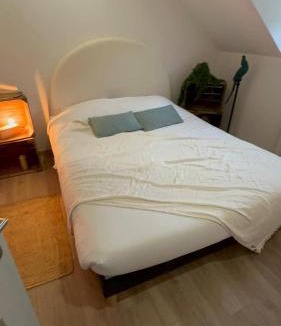 Vesoul Apartment | Logement Pirate themed suite with parking