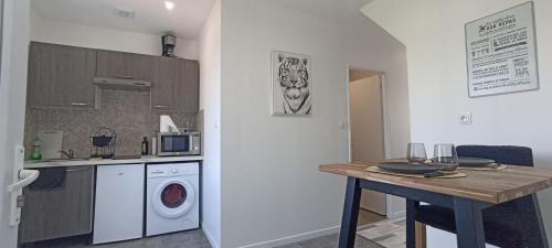 Le Creusot Apartment | Logement Premium - Centre Le Creusot - Parking & Wi-Fi Fibre