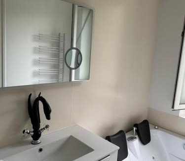 Besancon Apartment | Logement tout confort avec jardin proche centre