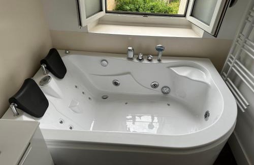 Besancon Apartment | Logement tout confort avec jardin proche centre