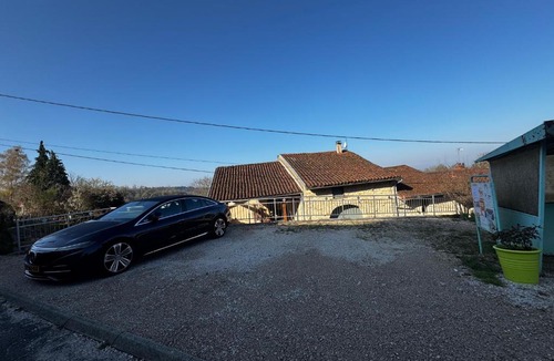 Champagnat Apartment | Logis Fontaines