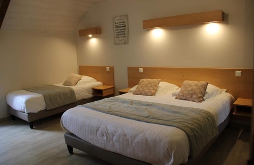 Anglards-de-Saint-Flour Hotel | Logis Hôtel la Méridienne
