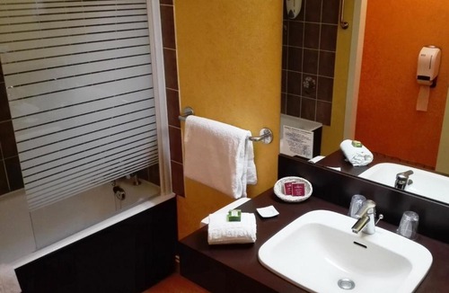 Golbey Hotel | Logis Hôtel Atrium Epinal Golbey