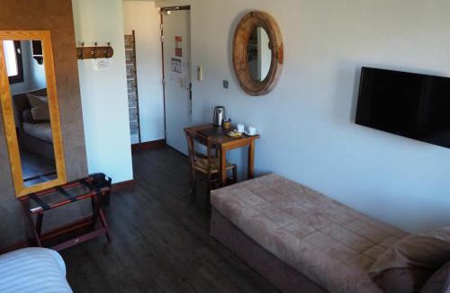 Le Chatelard Hotel | Logis Hôtel - Auberge les Clarines
