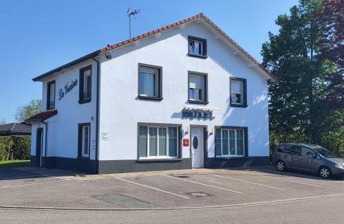 Gironcourt-sur-Vraine Hotel | Logis Hôtel La Vraine
