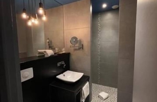 Mantry Hotel | Logis Hôtel La Fontaine