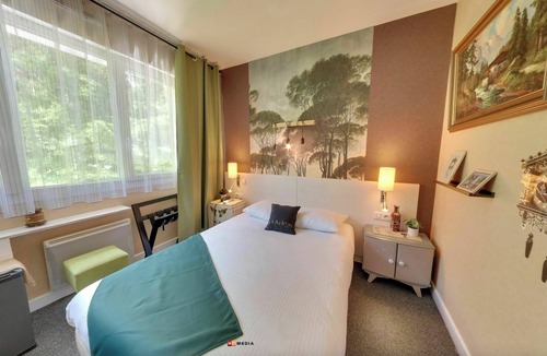 Mereville Hotel | Logis Hôtel la Maison Carrée