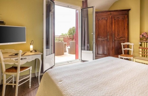 Pouilly-sur-Loire Hotel | Logis Hôtel Le Coq Hardi