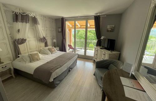 Crestet Hotel | Logis Hôtel le Mas d'Hélène