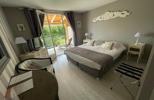 Crestet Hotel | Logis Hôtel le Mas d'Hélène