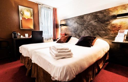 Lons-le-Saunier Hotel | Logis Hotel Lons-le-Saunier - Restaurant Le Grill