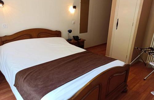 Tournon-sur-Rhone Hotel | Logis Hotel Restaurant La Chaumière