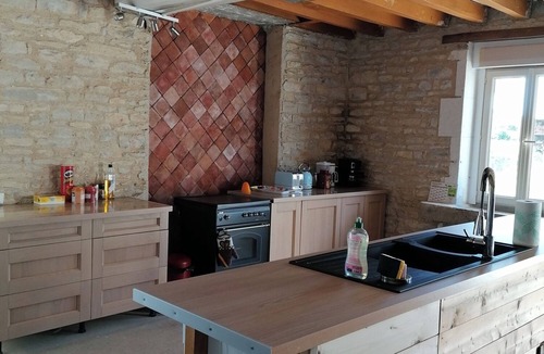 Sacy House | Longère bourguignonne 200 m2, swimming pool and 5800m2 fenced garden