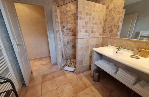 Beaumes-de-Venise Bed & Breakfast | Lou Bel Endre - Mas Evajade