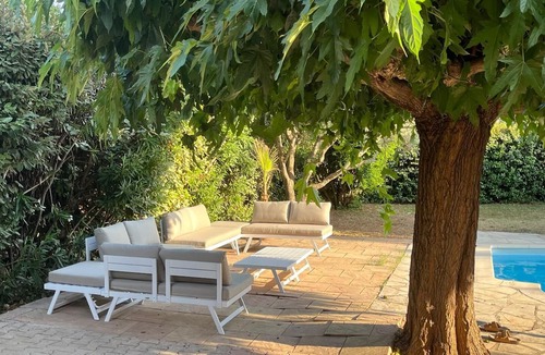 Les Arcs-sur-Argens Villa | Lou Paradou Holidays, Dream vacation in Provence - Sun & easy living