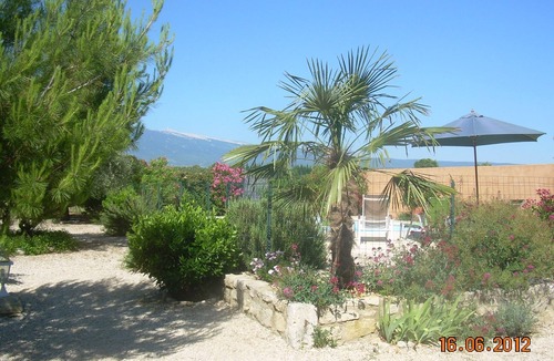 Caromb Villa | LOU VIGNARES Villa at the foot of the Ventoux well-situated for discovering the Vaucluse region