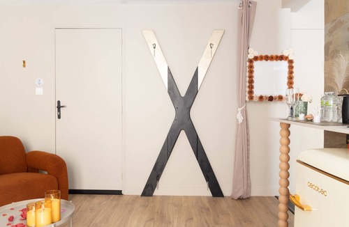 Bourg-les-Valence Apartment | Love & Bubbles Love Room Premium - Balneo - Sofa Tantra - Air conditioning - Valence